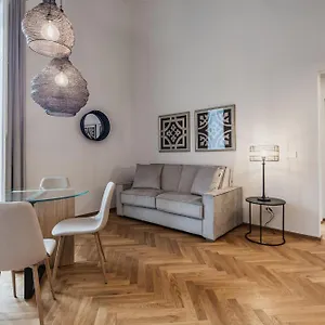 https://ferrini-home-riso-80.catania-hotels.net