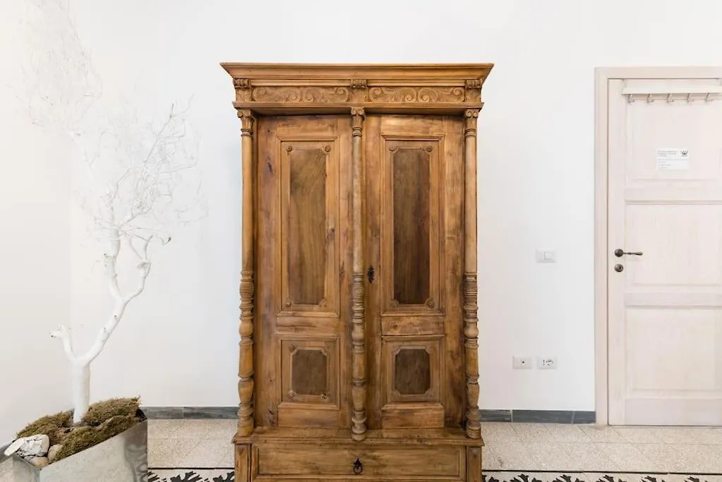 Modern Comfort, Poetic Charm Rome