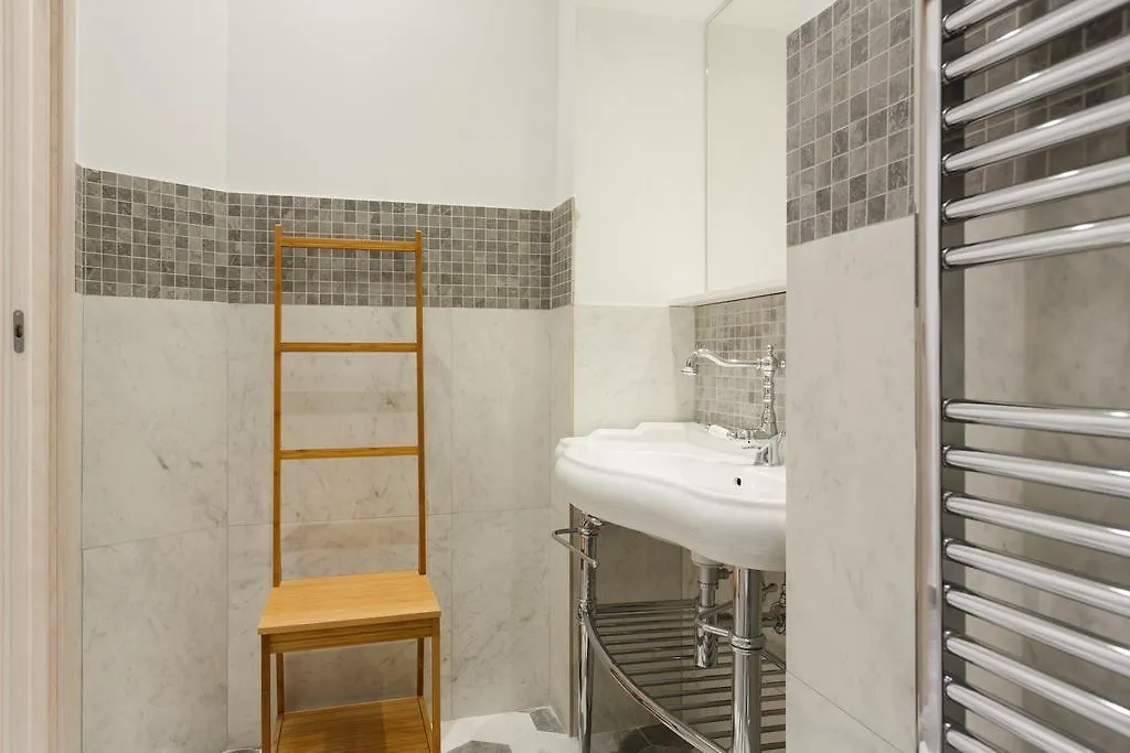 Apartment Modern Comfort, Poetic Charm Italy