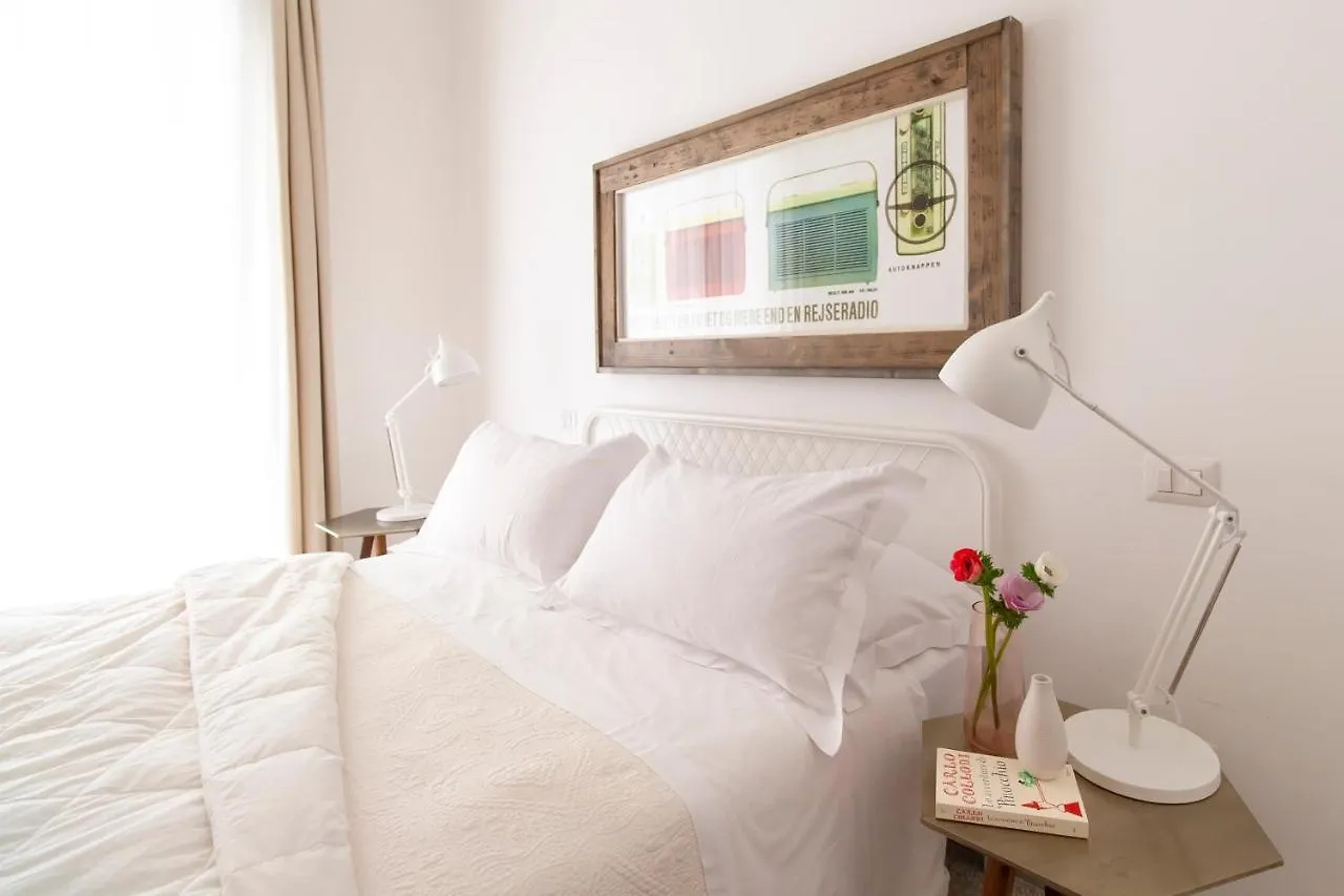 Modern Comfort, Poetic Charm